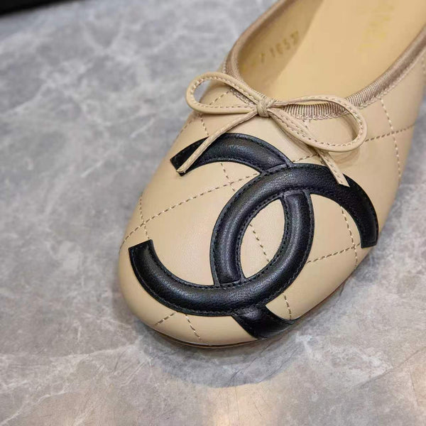 CC Coco Beach 26SS Flat Mules Begie Quilted Lambskin Black Logo 840268