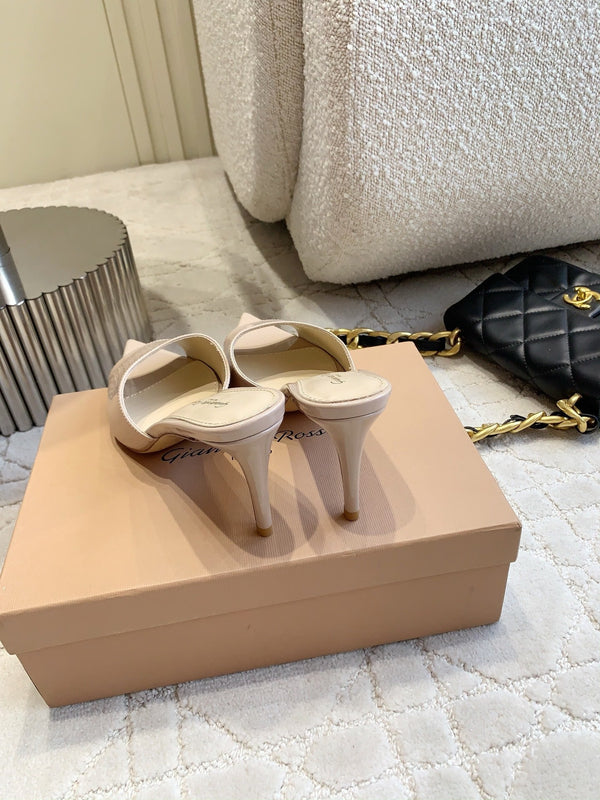 GR Pointed-Toe Mule Sandals 8.5cm Beige Patent Cowhide 851873