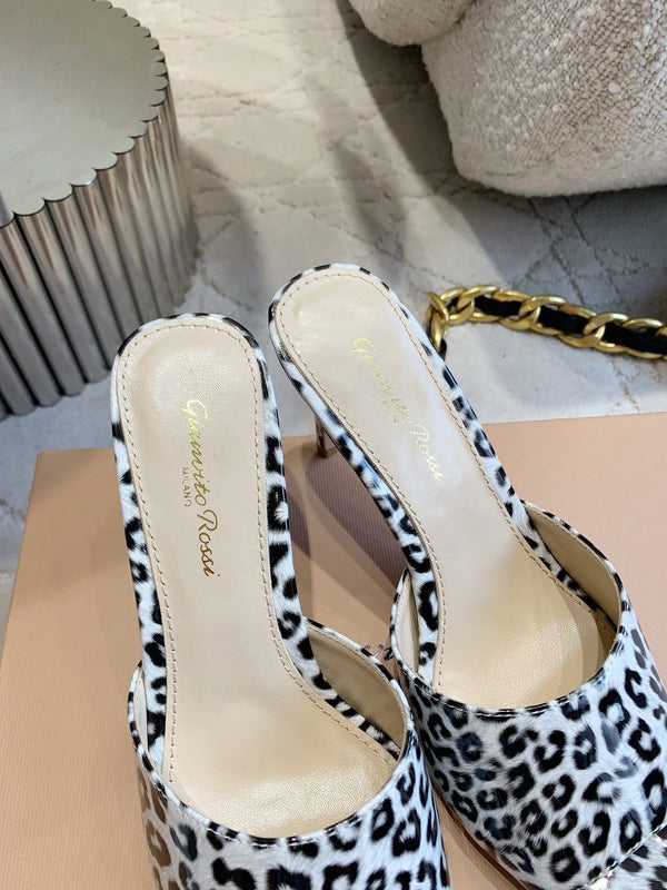 GR Leopard Print Pointed-Toe Mules 8.5cm White Patent Cowhide 851871