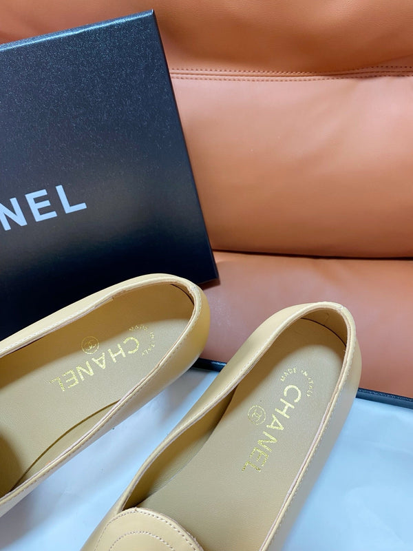 CC 26P Double C Loafers Beige Black Lambskin & Grosgrain 857975