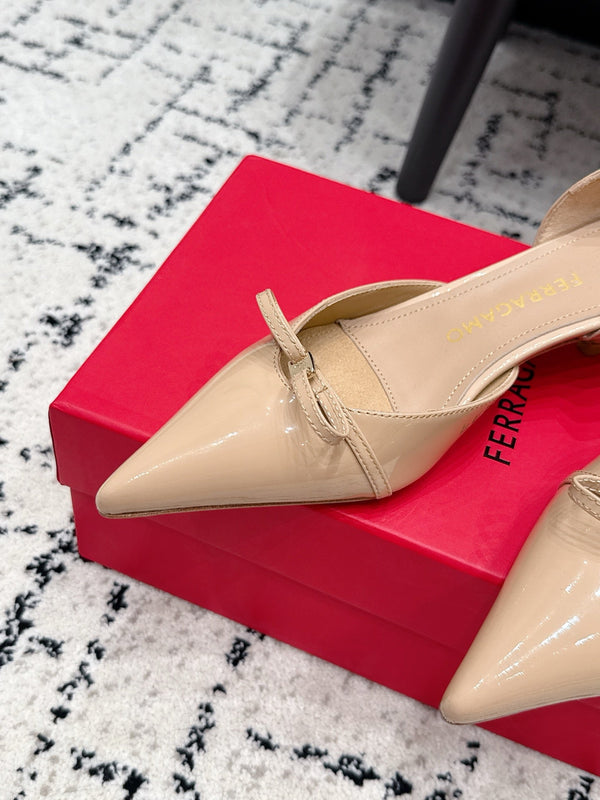 FG Gyoia Bow Pointed Toe Pumps 3.5cm Beige Patent Leather 848409