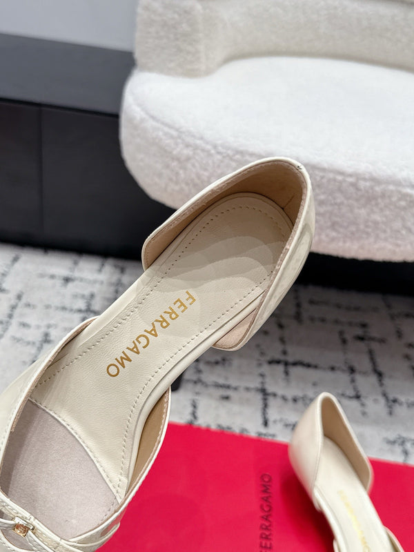 FG Gyoia Bow Pointed Toe Pumps 3.5cm White Patent Leather 848408