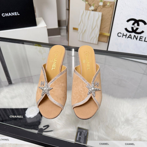 CC Star Brooch Mules Beige Cashmere Leather 872822