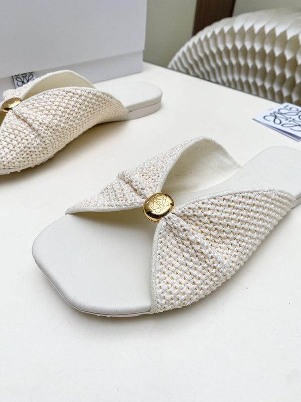 Loew Pebble Soft Slides White Lambskin Leather 881381