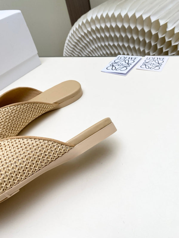 Loew Pebble Soft Slides Beige Lambskin Leather 881380