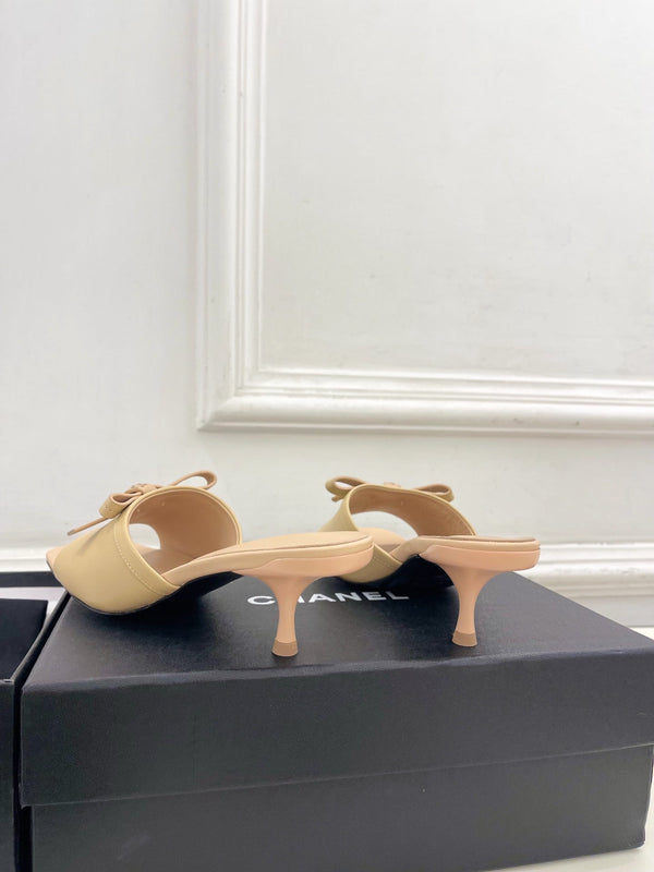 CC Bow Mules 5cm Beige Lambskin Leather 891757