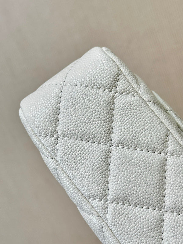CC 25s Classic Clutch With Chain White Caviar Leather