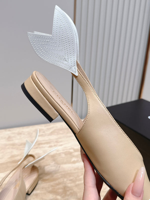 CC Métiers d'Art 2026 Slingback Flats Beige Lambskin 898976