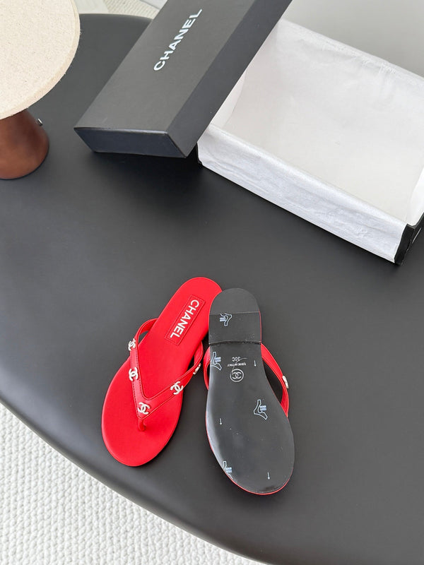 CC Crystal Logo Thong Sandals Red Leather 915112