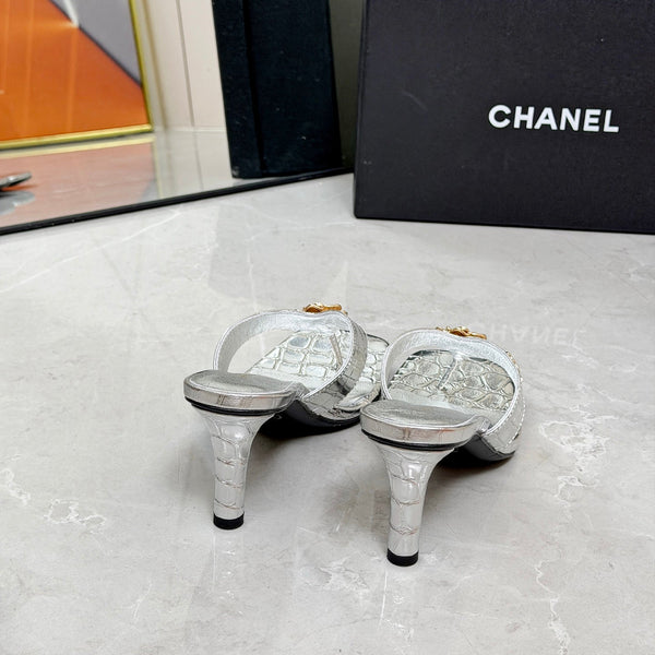 CC 26A Camellia Double C Thong Sandals 8.5CM Silver Stone-Grain Cowhide 938255