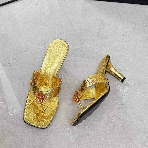 CC 26A Camellia Double C Thong Sandals 8.5CM Gold Stone-Grain Cowhide 938254