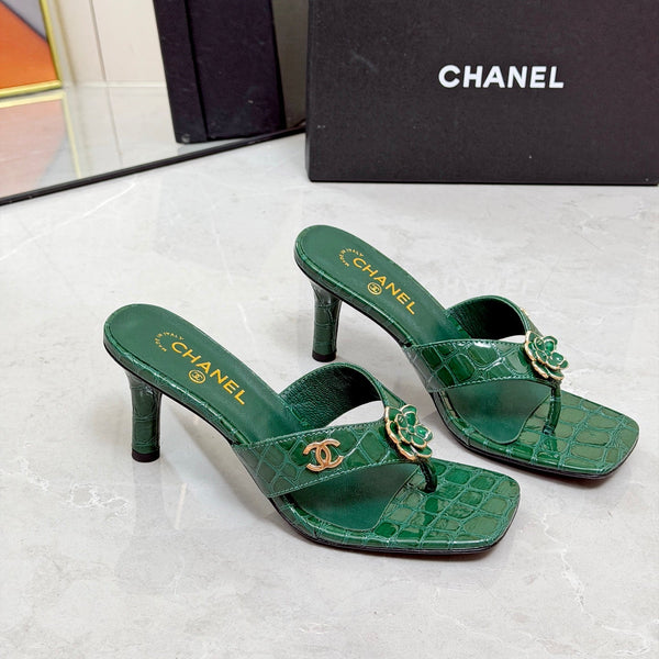 CC 26A Camellia Double C Thong Sandals 8.5CM Green Stone-Grain Cowhide 938253