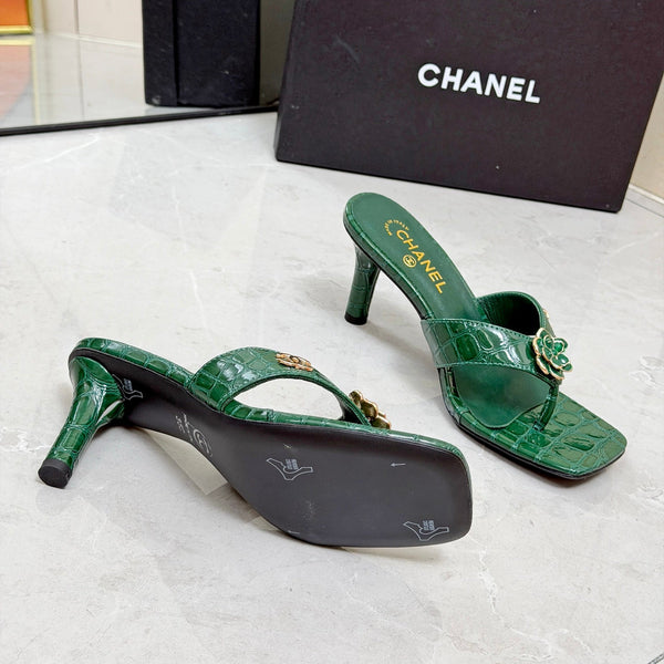 CC 26A Camellia Double C Thong Sandals 8.5CM Green Stone-Grain Cowhide 938253