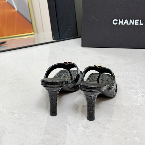 CC 26A Camellia Double C Thong Sandals 8.5CM Black Stone-Grain Cowhide 938251