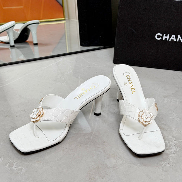 CC 26A Camellia Double C Thong Sandals 8.5CM White Stone-Grain Cowhide 938250