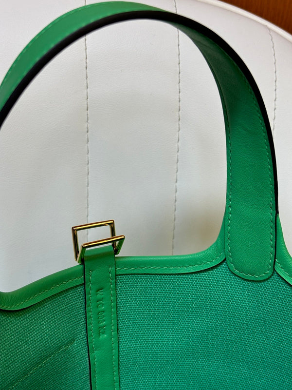 HM Picotin Lock 18CM Pocket Handbag Green Swift Canvas