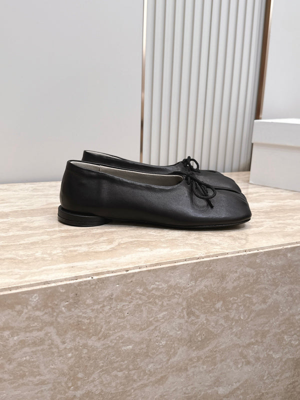 TR Lace-Up Ballet Flats Square Toe Black Leather 954412