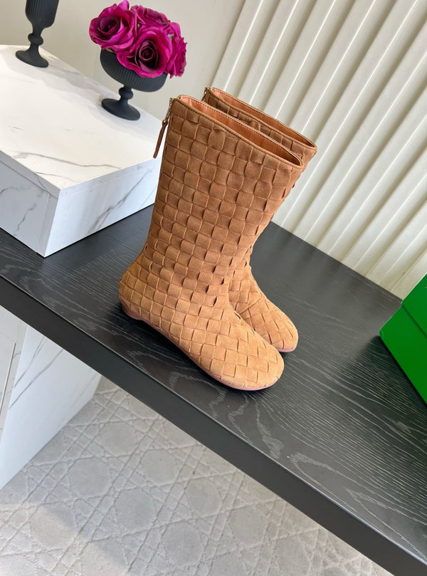BV 26S Atomic Boots Intrecciato Caramel Suede 136466