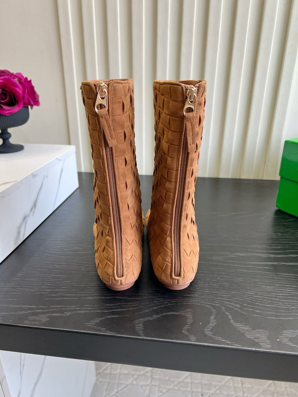 BV 26S Atomic Boots Intrecciato Caramel Suede 136466