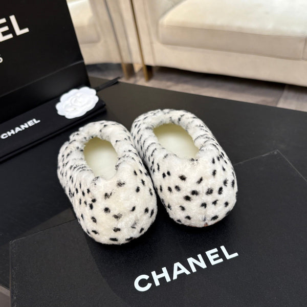 CC 26K Ballet Flats CC Logo Black White Shearling 140059