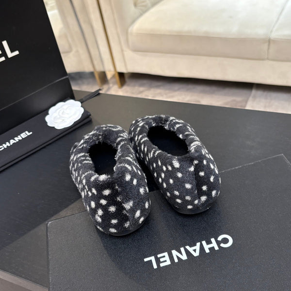 CC 26K Ballet Flats CC Logo White Black Shearling 140058