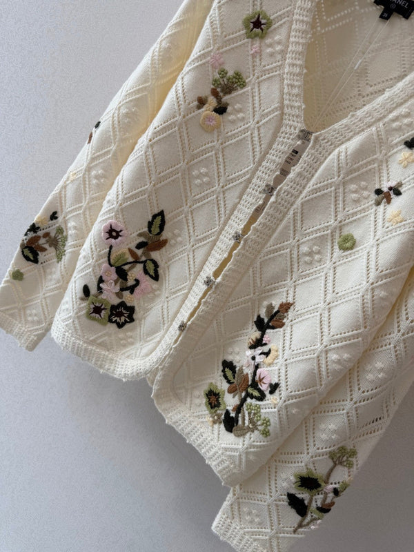 CC 26S Diamond Mesh Knit Cardigan Floral Embroidery Ivory Cashmere 433531
