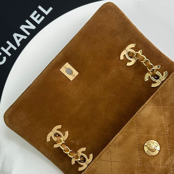 CC 26A Quilted Flap Shoulder Bag 22cm Suede