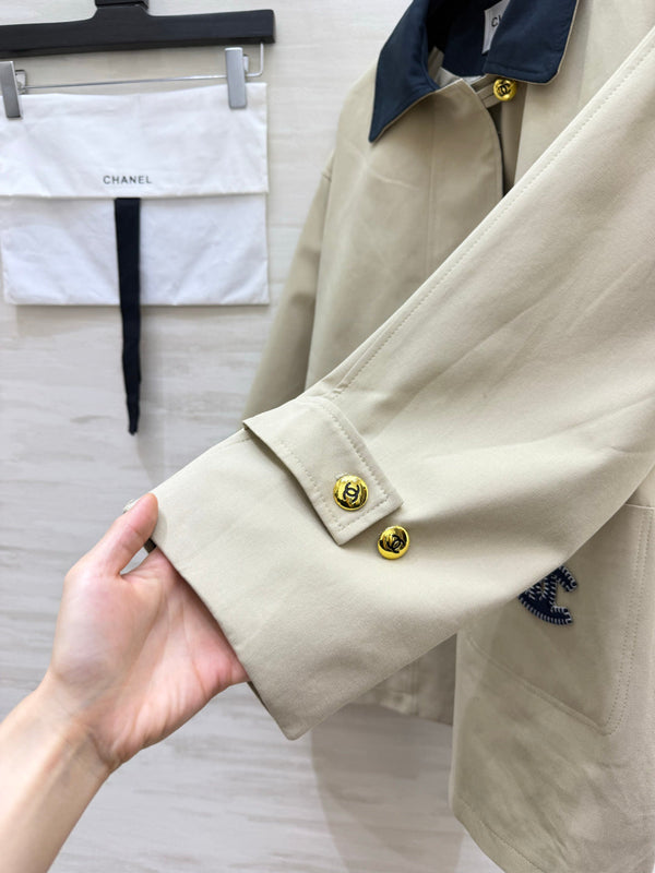 CC 26S Contrast Collar Jacket Gold Closures Beige Navy 436993