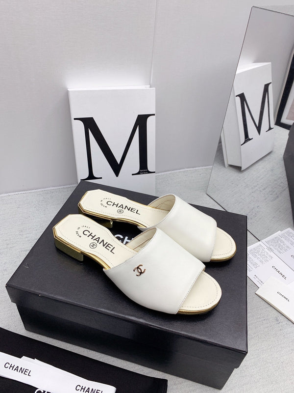CC 26FW Slide Sandals Gold Trim Logo Leather 161722