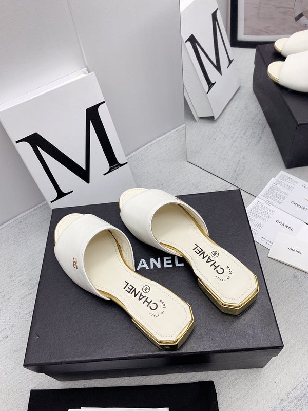 CC 26FW Slide Sandals Gold Trim Logo Leather 161722