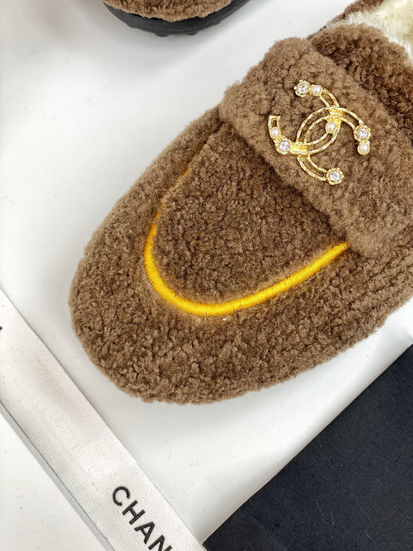 CC 26FW Shearling-Lined Loafers Brown 162272