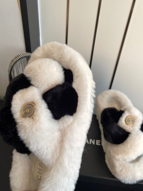 CC 26FW Cross-Strap Plush Slippers Gold Logo Faux Fur 176758