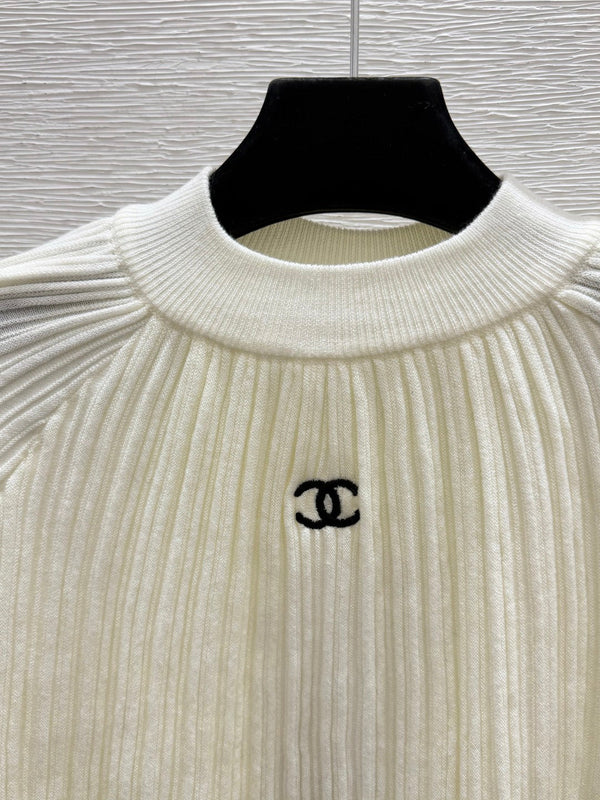 CC 26FW CC Logo Ribbed Knit Mock-Neck Sweater Fluted Sleeves Viscose 313535