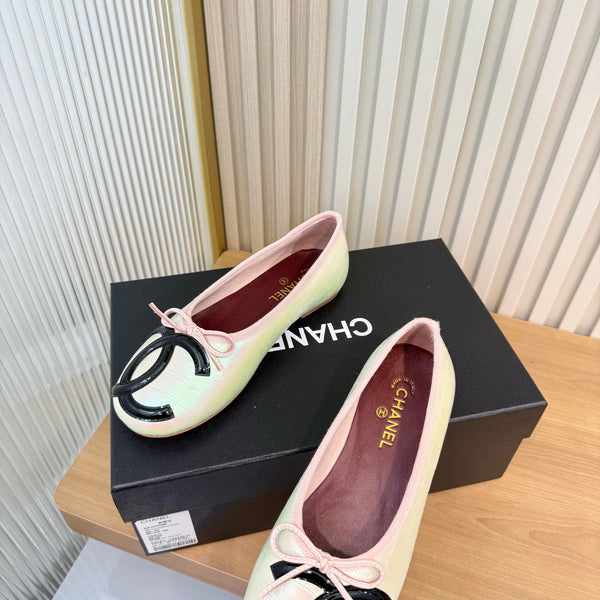 CC 26FW Coco Beach Ballet Flats Bow Detail Pebbled Calfskin 182077