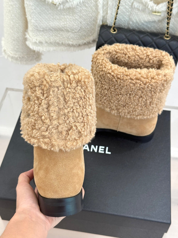 CC 26FW Low-Cut Boots Fold-Over Shearling Cuffs Leather 188554