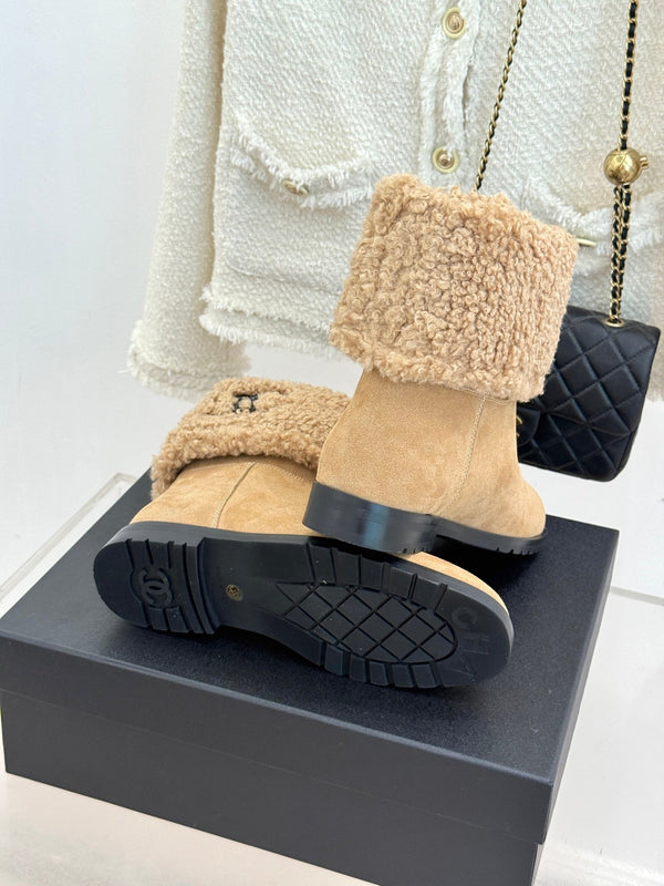 CC 26FW Low-Cut Boots Fold-Over Shearling Cuffs Leather 188554