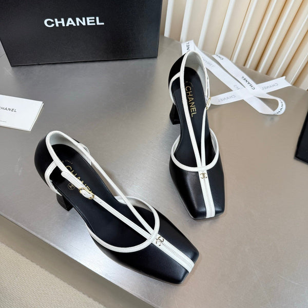 CC 26FW Pumps 8.5cm Square Toe Logo Two-Tone Leather 190612