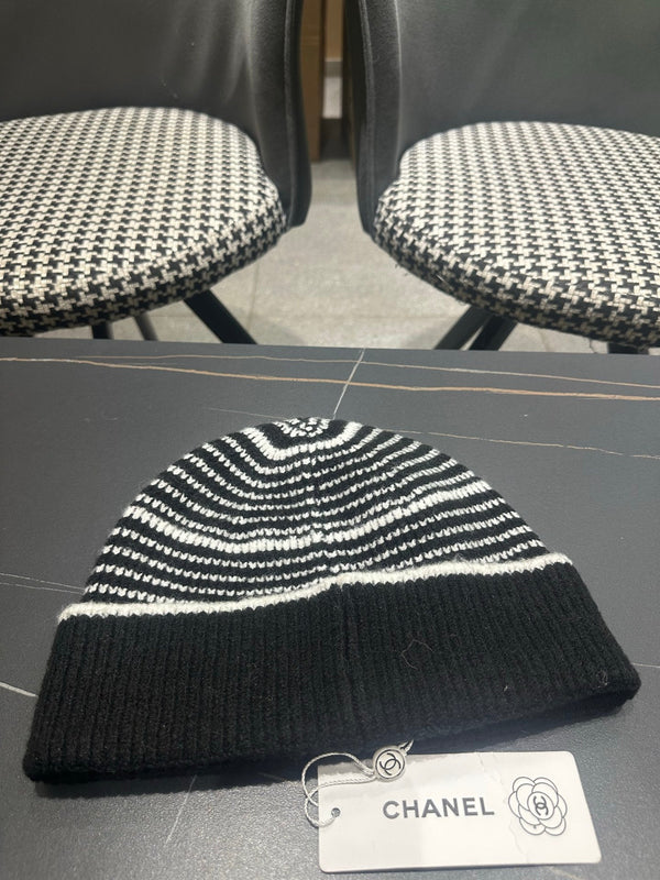 CC 26FW Striped Color-Block Beanie Knitted Wool 551879