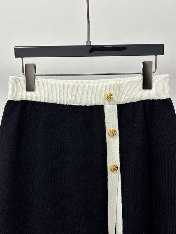 CC 26S Knit Midi Skirt Elastic Waist Double-C Logo Metal Buttons Side Slit 448084