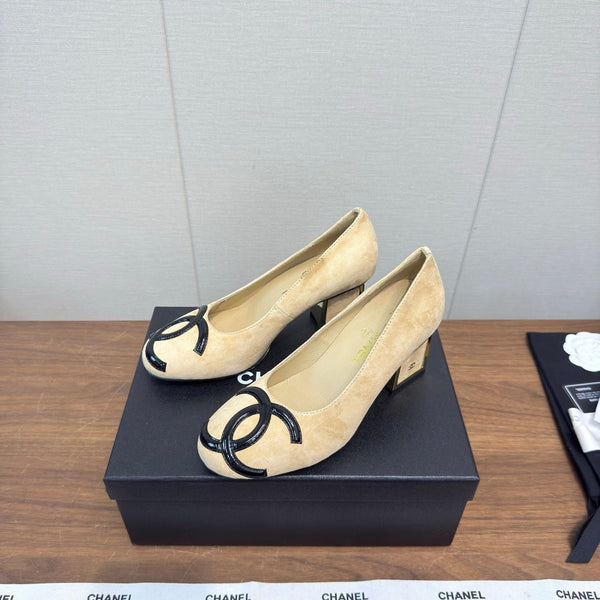 CC 27S Block Heel Pumps Toe Cap Suede 194765