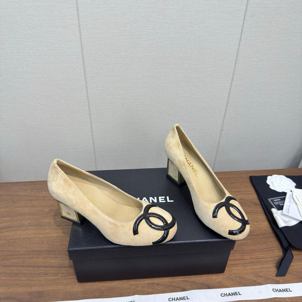 CC 27S Block Heel Pumps Toe Cap Suede 194765