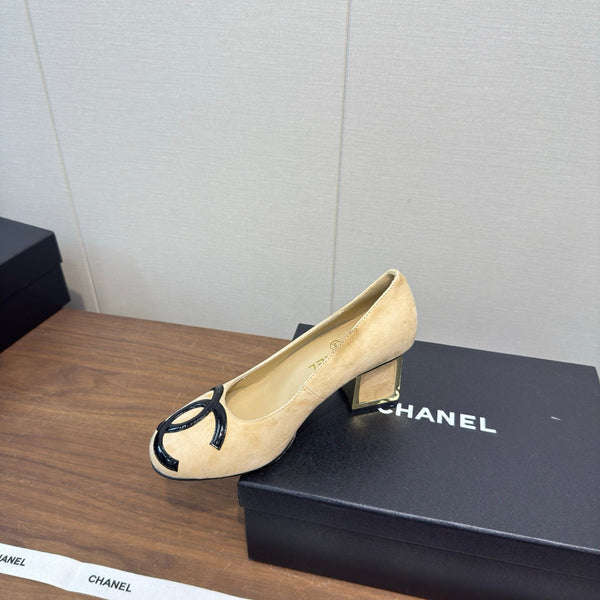 CC 27S Block Heel Pumps Toe Cap Suede 194765