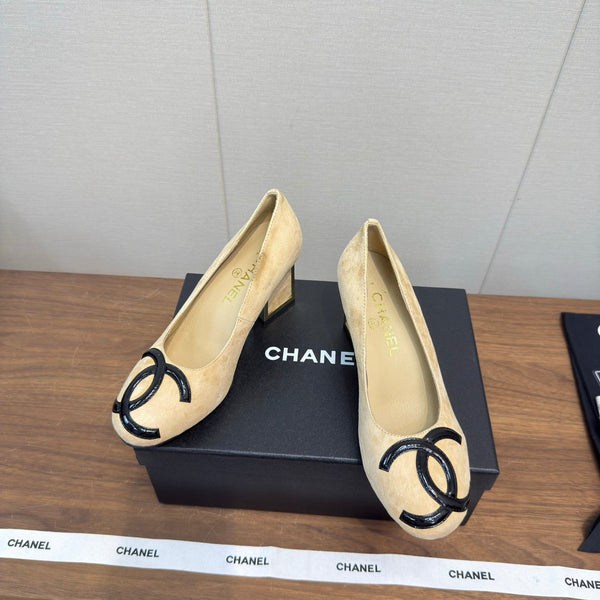 CC 27S Block Heel Pumps Toe Cap Suede 194765