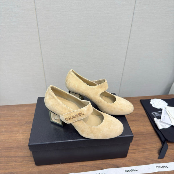 CC 27S Mary Jane Pumps Chunky Heel Gold Strap Suede 194762