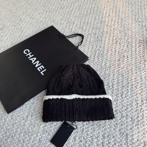 CC 26FW Two-Tone Cable Knit Beanie Hat Wool Blend 563895