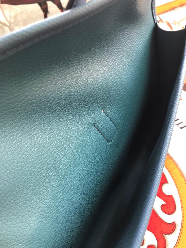 HM Jige 29 Glaucous Blue Epsom 229075