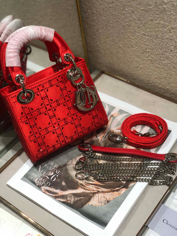 BORSA A MANO LADY 24 IN PELLE DI VITELLO ROSSO CILIEGIA CON RILIEVO DIAMANTE