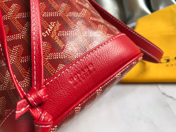 BORSA A SECCHIELLO PETIT FLOT 22 IN TELA GOYARDINE ROSSA CLASSICA E FINITURE IN PELLE DI AGNELLO