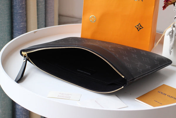 LV M62048 Daily Pouch Black Monogram Canvas & Cowhide