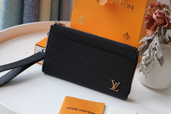 LV Dragonne Zipper Wallet Black Taiga Leather 179404